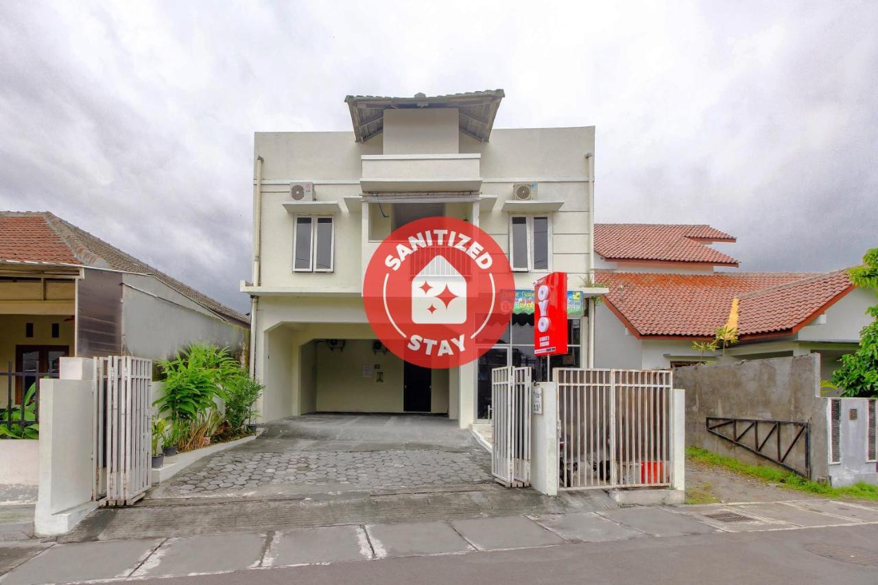Oyo 3083 D Kost 3 Syariah Hotel Jogjakarta Buitenkant foto