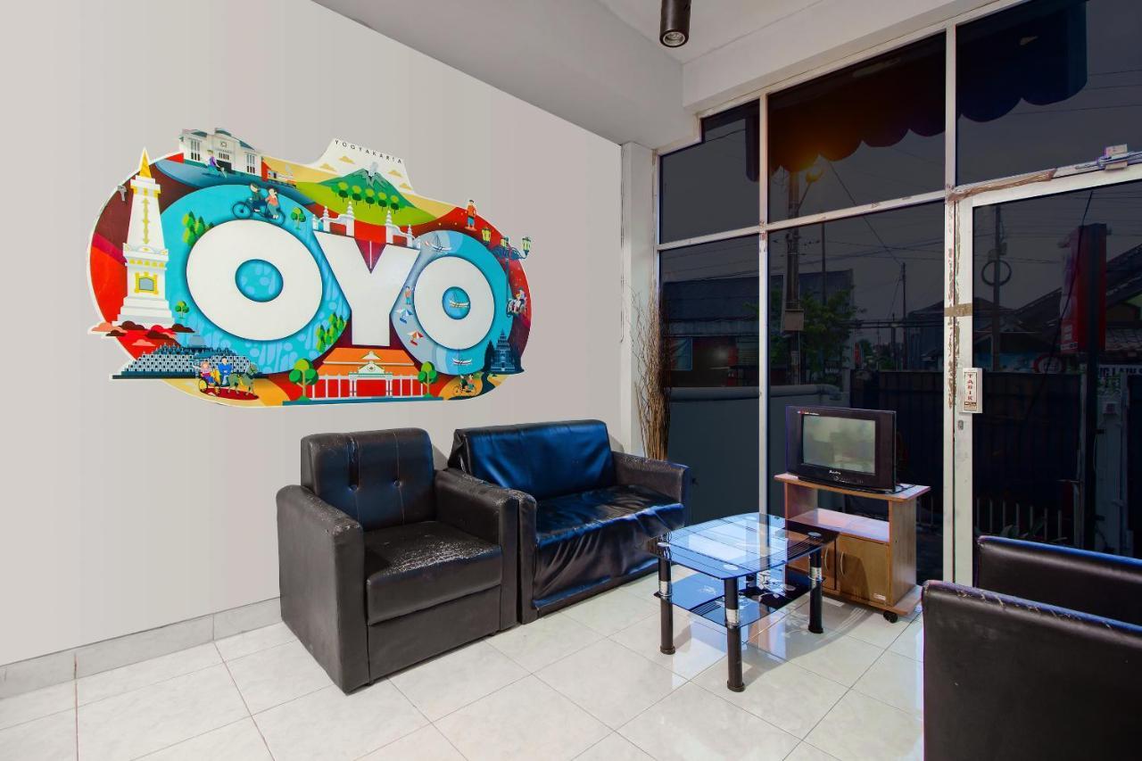 Oyo 3083 D Kost 3 Syariah Hotel Jogjakarta Buitenkant foto