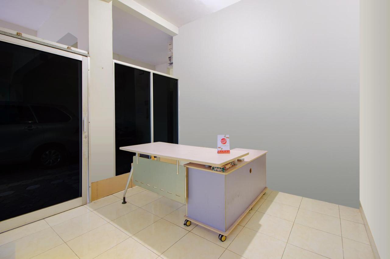 Oyo 3083 D Kost 3 Syariah Hotel Jogjakarta Buitenkant foto